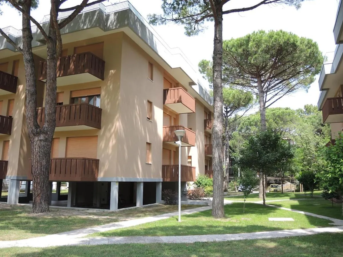 Cozy Flat With Terrace And Lift - Beahost Apartment Bibione Italy