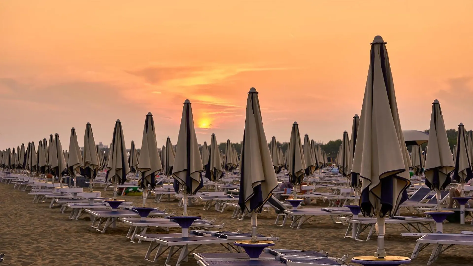 Cozy Flat With Terrace And Lift - Beahost Apartment Bibione