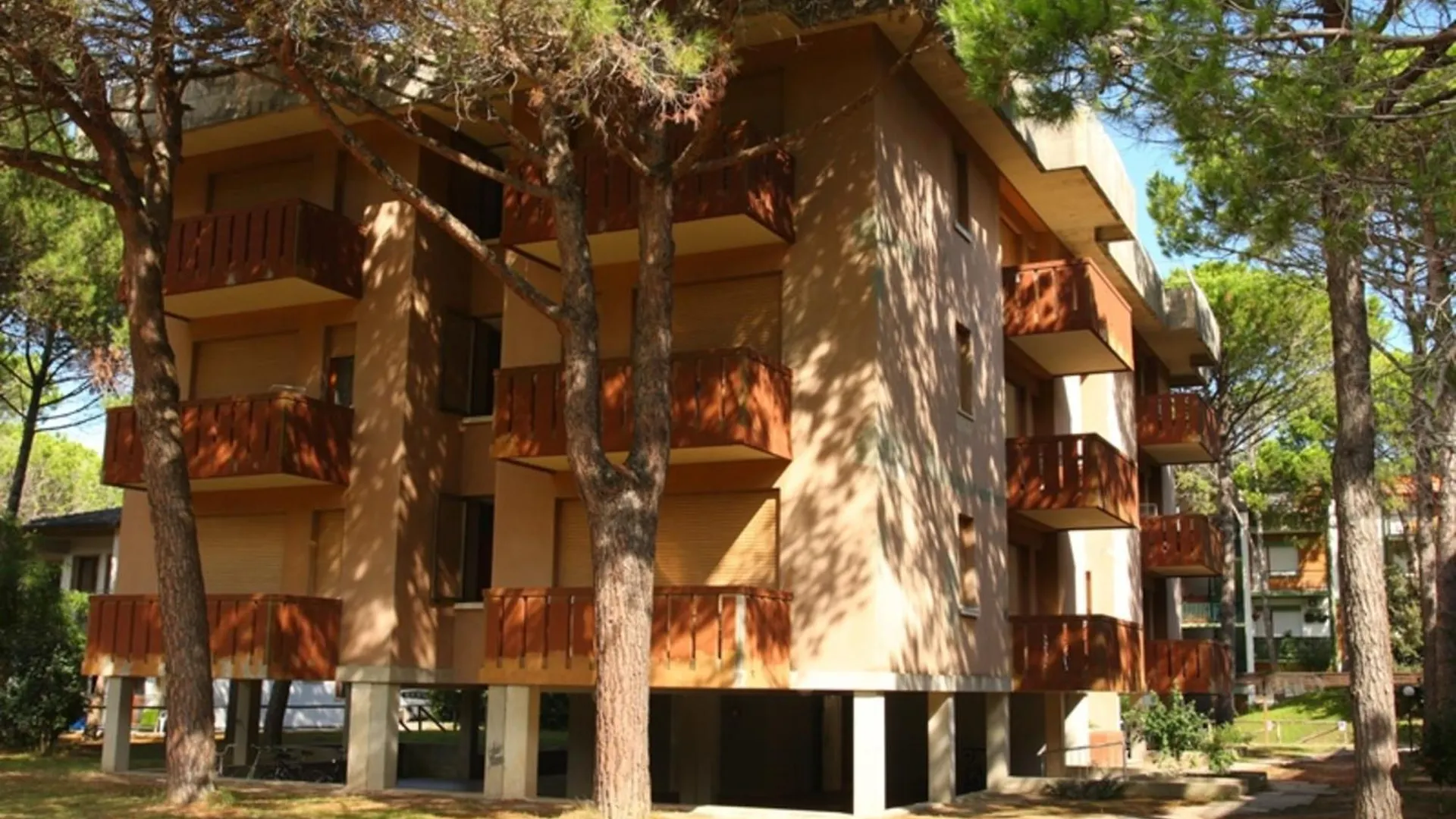Cozy Flat With Terrace And Lift - Beahost Apartment Bibione